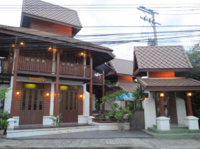 Отель Baanlek Home Stay  Чанг Фуак 